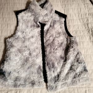 Faux fur vest 🎀